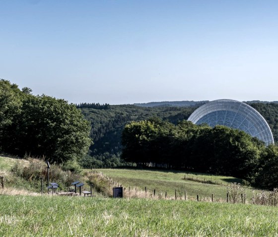 Sternenblick am Radioteleskop Effelsberg, © Nild Noell