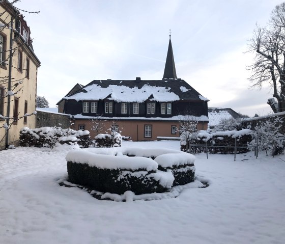 Außenansicht Winter, © Nordeifel Tourismus GmbH & La Maison