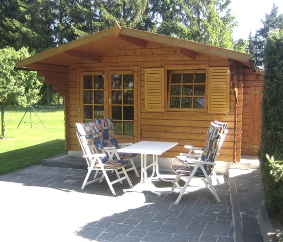 Gartenhaus mit Terrasse