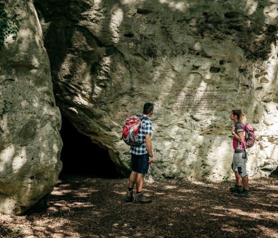 Kakushöhle, am Eingang, © Nordeifel Tourismus GmbH, Paul Meixner