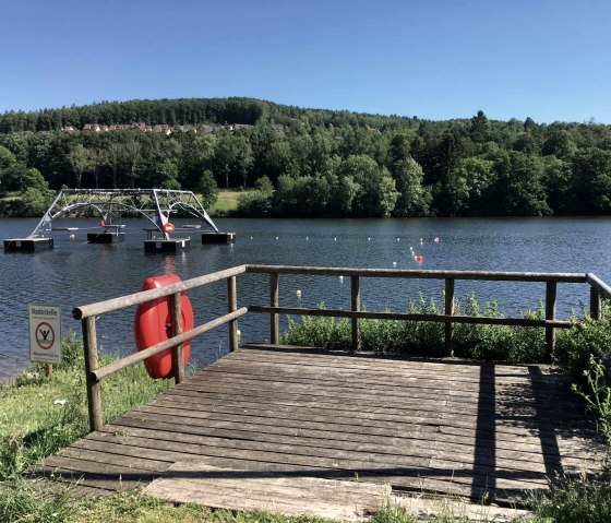 Badesee Kronenburg, © Nordeifel Tourismus GmbH & Ferienwohnung Auszeit