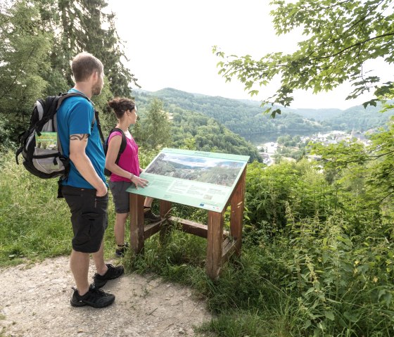 Der Wolfshügel bei Einruhr am Eifelsteig, © Eifel Tourismus/D. Ketz