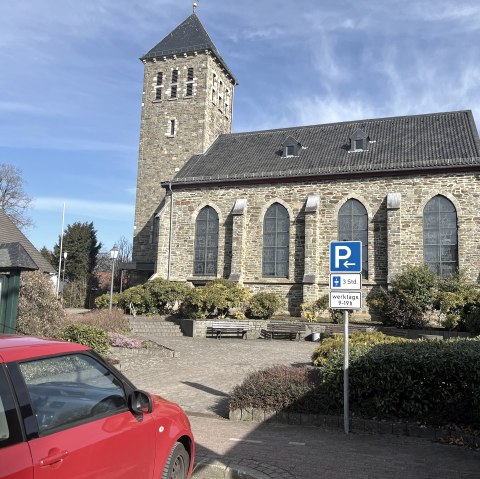 Wanderparkplatz Kirche Kesternich, © Rursee-Touristik GmbH