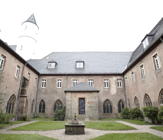 Kloster Steinfeld Kreuzgang Innenhof