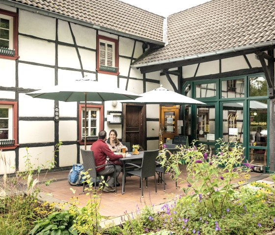 Caf#e-Bäckerei Zur Römerquelle Nettersheim, © Eifel Tourismus GmbH, Dominik Ketz