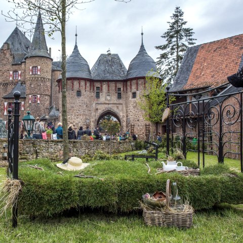 Hexenmarkt Burg Satzvey, © Mario Kaspers