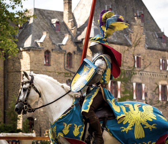 Ritter auf Burg Satzvey, © Mike Göhren - Der Fotoschmied