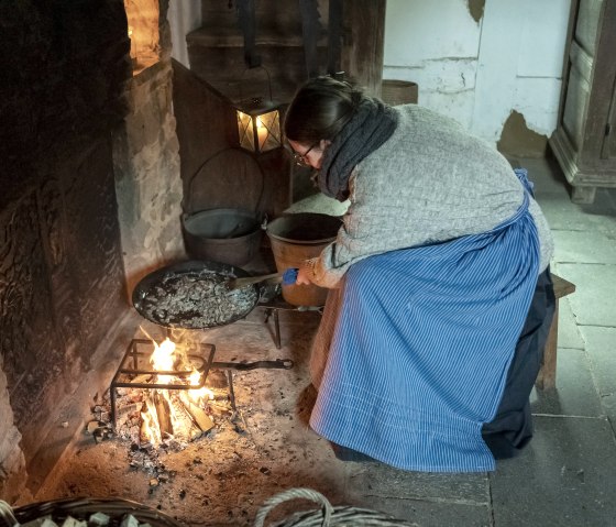 Kochen in historischem Ambiente, © LVR-Freilichtmuseum Kommern, Hans-Theo Gerhards