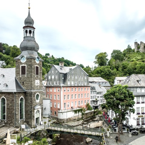 Altstadt Monschau mit Rotem Haus, © Eifel Tourismus GmbH, Dominik Ketz