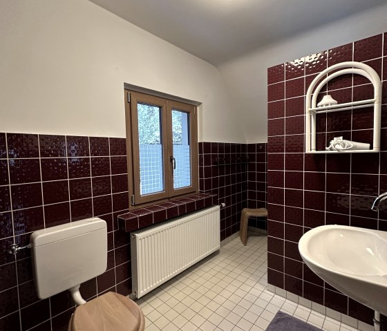 Badezimmer oben--, © Nordeifel Tourismus GmbH & Ferienhaus Ginkgo Biloba