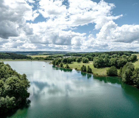 Blick auf den Freilinger See, © Eifel Tourismus GmbH, Dennis Startmann-gefördert durch REACT-EU