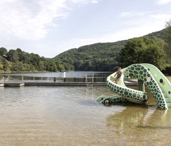 Naturerlebnisbad Einruhr Rutschspaß, © Eifel Tourismus GmbH, Tobias Vollmer