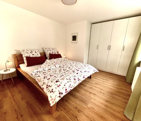 Bedroom, © Nordeifel Tourismus GmbH & Ferienwohnung Hahn