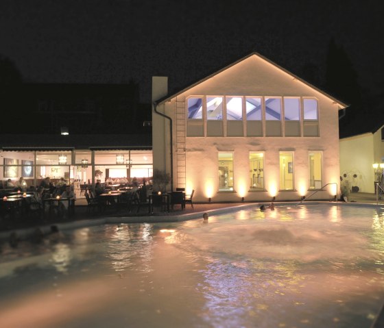 Hotel mit Poolanlage, © Hotel Am Eifelsteig