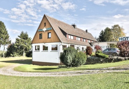 Außenbereich, © Nordeifel Tourismus GmbH & Hotel  Schönblick