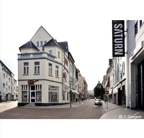 Guided tour of Bahnhofstrasse, © J. Gregori