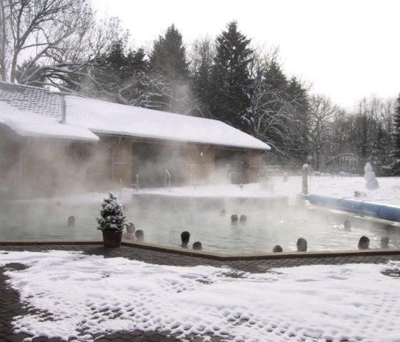 Roetgen Therme Außenpool im Winter, © Roetgen Therme / Hotel am Eifelsteig