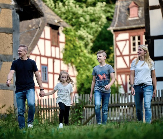 Unterwegs mit Kindern im Freilichtmuseum Kommern, © Dr. Nils Nöll