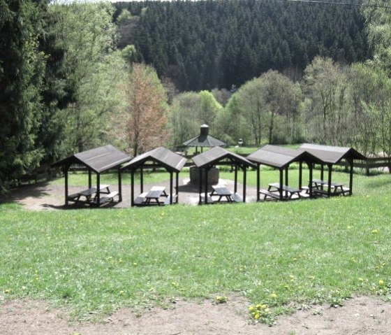 Barbecue area, © Nordeifel Tourismus GmbH & Jugendherberge Hellenthal