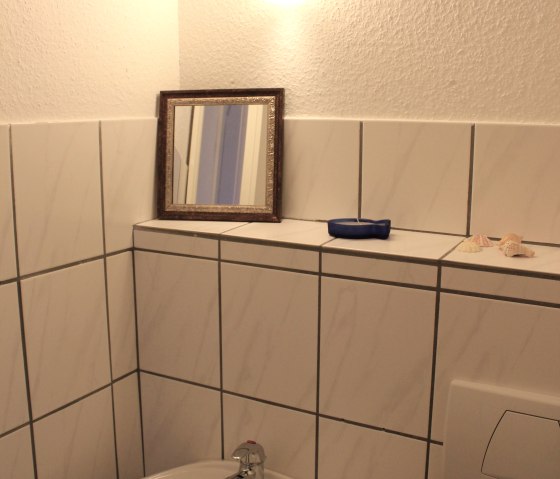 "Ferienwohnung Zum alten Landrat" separates WC