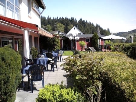 Terrasse, © Nordeifel Tourismus GmbH & Hotel Pension Haus Berghof