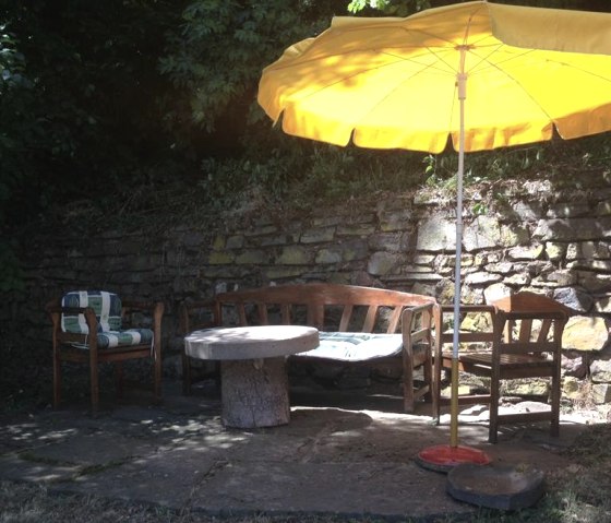 Gartenterrasse mit Grillplatz, © kph &  Nordeifel Tourismus GmbH