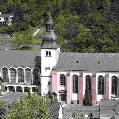 Die Doppelkirche St. Clemens und St. Salvator, © Rureifel-Tourismus e.V.