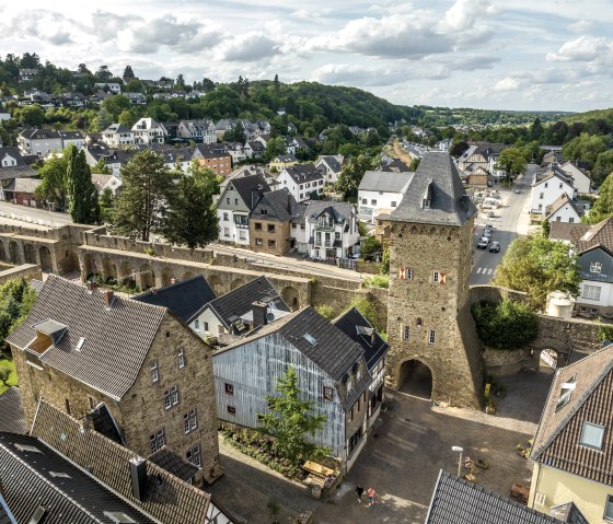 Werther Tor mit Stadtmauer Bad Münstereifel, © Eifel Tourismus GmbH, Dominik Ketz