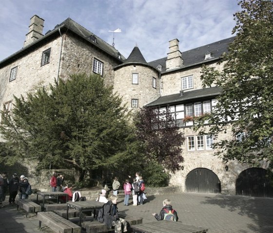 burg_blankenheim_0169_Layout, © Nordeifel Tourismus GmbH & Jugendherberge Burg Blankenheim