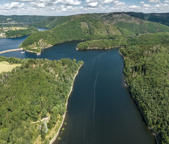 Der Paulusdamm trennt den Obersee und den Rursee voneinander., © Städteregion Aachen, Dominik Ketz