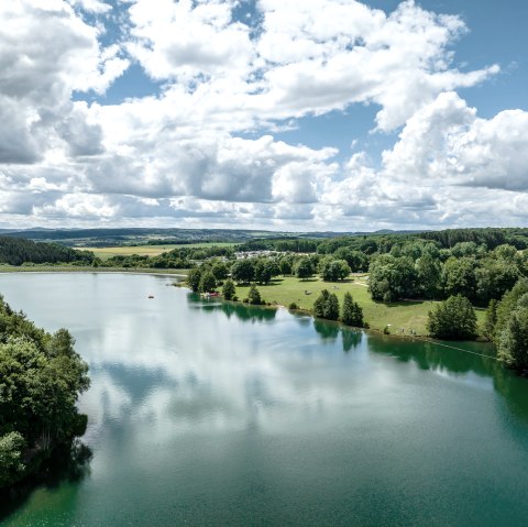 Blick auf den Freilinger See, © Eifel Tourismus GmbH, Dennis Startmann-gefördert durch REACT-EU